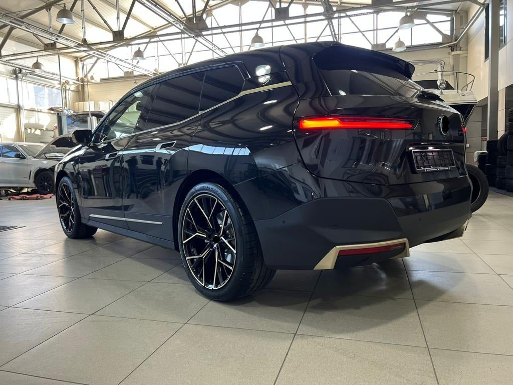 811 M STYLE We manufacture premium quality forged wheels rims for BMW iX iX40 iX50 iX60M 2021+ in any design, size, color. Wheels size: Front 22 x 9,5 ET 37 Rear 22 x 9,5 ET 37 Forged wheels can be produced in any wheel specs by your inquiries and we can provide our specs Compared to standard alloy cast wheels, forged wheels have the highest strength-to-weight ratio; they are 20-25% lighter while maintaining the same load factor. Finish: brushed, polished, chrome, two colors, matte, satin, gloss