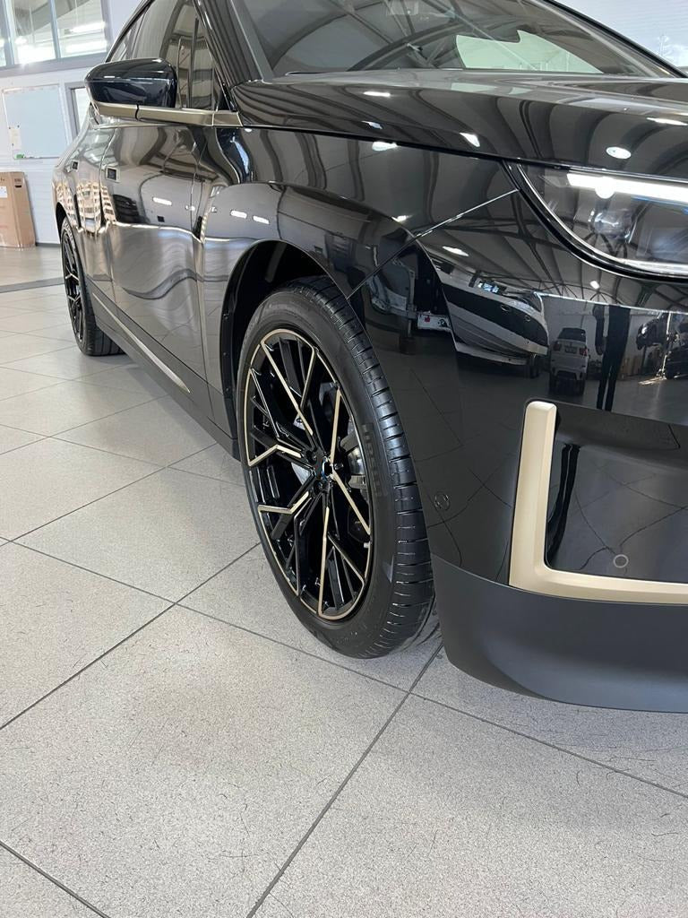 811 M STYLE We manufacture premium quality forged wheels rims for BMW iX iX40 iX50 iX60M 2021+ in any design, size, color. Wheels size: Front 22 x 9,5 ET 37 Rear 22 x 9,5 ET 37 Forged wheels can be produced in any wheel specs by your inquiries and we can provide our specs Compared to standard alloy cast wheels, forged wheels have the highest strength-to-weight ratio; they are 20-25% lighter while maintaining the same load factor. Finish: brushed, polished, chrome, two colors, matte, satin, gloss