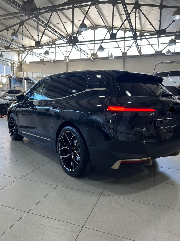 811 M STYLE We manufacture premium quality forged wheels rims for BMW iX iX40 iX50 iX60M 2021+ in any design, size, color. Wheels size: Front 22 x 9,5 ET 37 Rear 22 x 9,5 ET 37 Forged wheels can be produced in any wheel specs by your inquiries and we can provide our specs Compared to standard alloy cast wheels, forged wheels have the highest strength-to-weight ratio; they are 20-25% lighter while maintaining the same load factor. Finish: brushed, polished, chrome, two colors, matte, satin, gloss