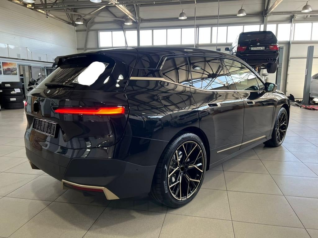 811 M STYLE We manufacture premium quality forged wheels rims for BMW iX iX40 iX50 iX60M 2021+ in any design, size, color. Wheels size: Front 22 x 9,5 ET 37 Rear 22 x 9,5 ET 37 Forged wheels can be produced in any wheel specs by your inquiries and we can provide our specs Compared to standard alloy cast wheels, forged wheels have the highest strength-to-weight ratio; they are 20-25% lighter while maintaining the same load factor. Finish: brushed, polished, chrome, two colors, matte, satin, gloss
