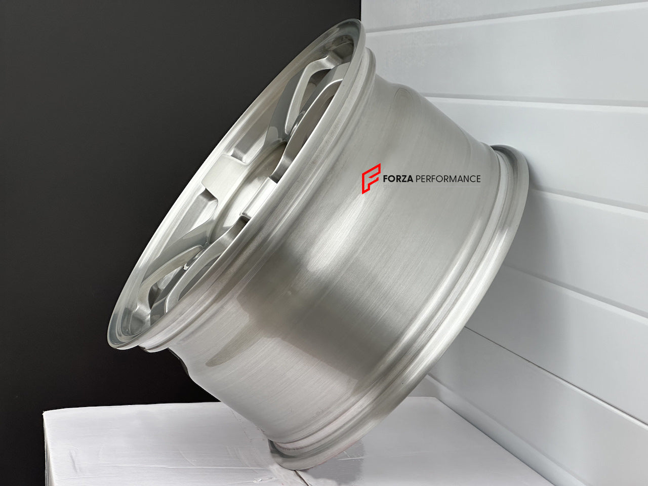 KUTE FELGI DO LAND ROVERA RANGE ROVER L460 T33
