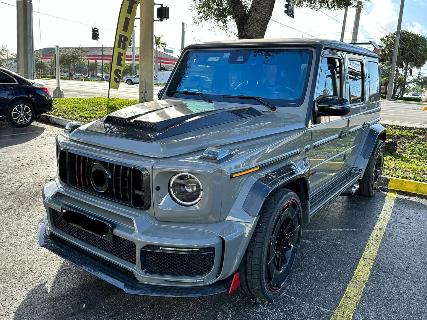 We produced premium quality forged wheels rims for MERCEDES BENZ G CLASS G63 G500 W463A W464 2020+ Our wheels sizes: Front 24 x 10 ET 30 Rear 24 x 12 ET 20 Finishing: Glossy Black with red lip carbon ring Forged wheels can be produced in any wheel specs by your inquiries and we can provide our specs