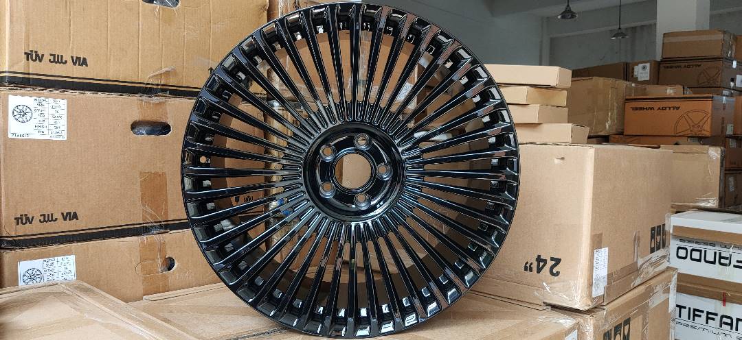 We produced premium quality forged wheels rims for ROLLS ROYCE WRAITH 2020+ Our wheels sizes: Front 22 x 9.5 ET 15 Rear 22 x 10.5 ET 25 Finishing: Glossy Black Forged wheels can be produced in any wheel specs by your inquiries and we can provide our specs
