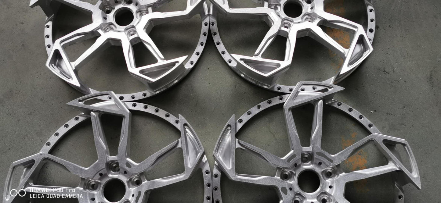 ADV1 CS5.3 We produced premium quality forged wheels rims for MERCEDES BENZ G CLASS G63 G500 Our wheels sizes: Front 24 x 10 ET 20 Rear 24 x 10 ET 20 Finishing: Satin Gun Metal Forged wheels can be produced in any wheel specs by your inquiries and we can provide our specs