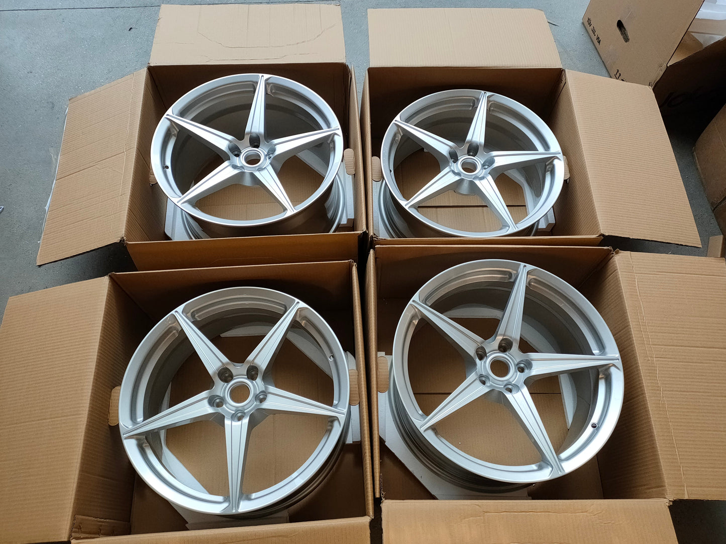 We produced premium quality forged wheels rims for FERRARI 430 Our wheels sizes: Front 19 x 8 ET 31 Rear 19 x 10 ET 39 Finishing: Silver Forged wheels can be produced in any wheel specs by your inquiries and we can provide our specs