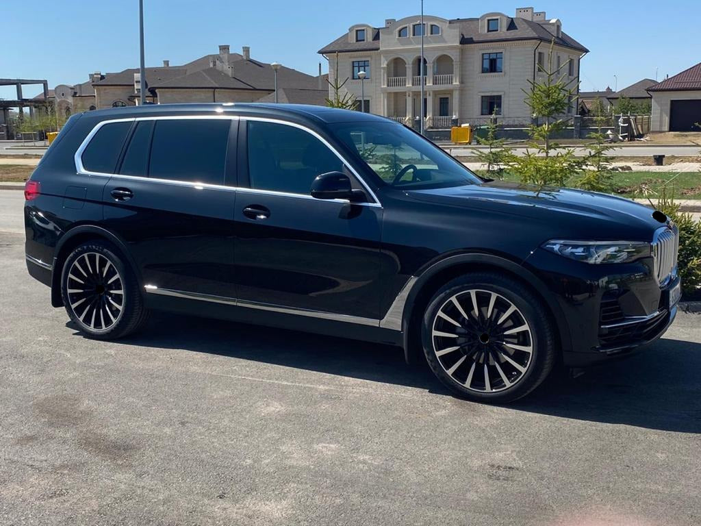 We produced premium quality forged wheels rims for BMW X7 G07 Our wheels sizes: Front 22 x 9.5 ET 22 Rear 22 x 10.5 ET 28 Finishing: Glossy Black + Machined Face Forged wheels can be produced in any wheel specs by your inquiries and we can provide our specs