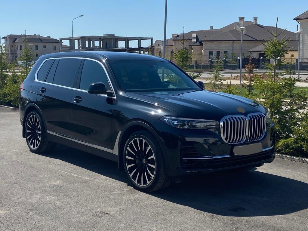 We produced premium quality forged wheels rims for BMW X7 G07 Our wheels sizes: Front 22 x 9.5 ET 22 Rear 22 x 10.5 ET 28 Finishing: Glossy Black + Machined Face Forged wheels can be produced in any wheel specs by your inquiries and we can provide our specs
