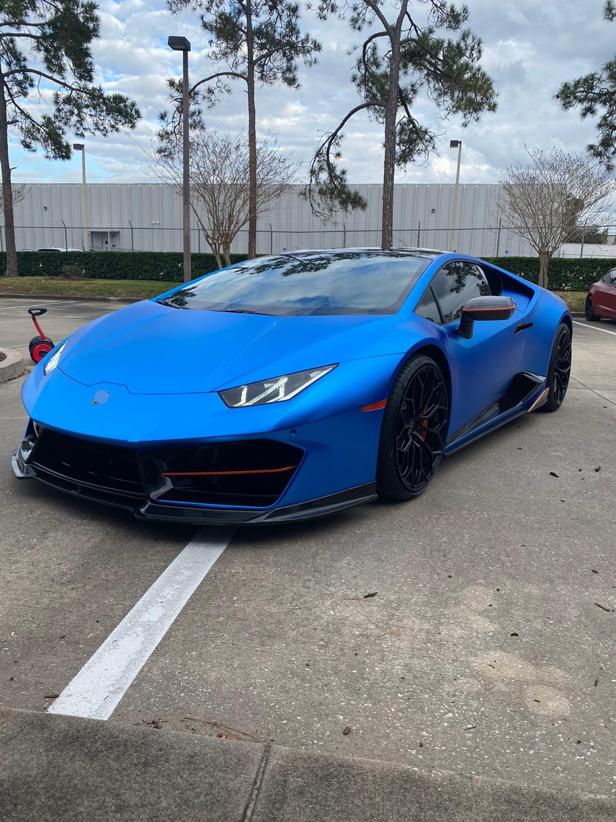 We produced premium quality forged wheels rims for LAMBORGHINI HURACAN Our wheels sizes: Front 20 x 9 ET 30 Rear 21 x 12 ET 32 Finishing: Glossy Black Forged wheels can be produced in any wheel specs by your inquiries and we can provide our specs