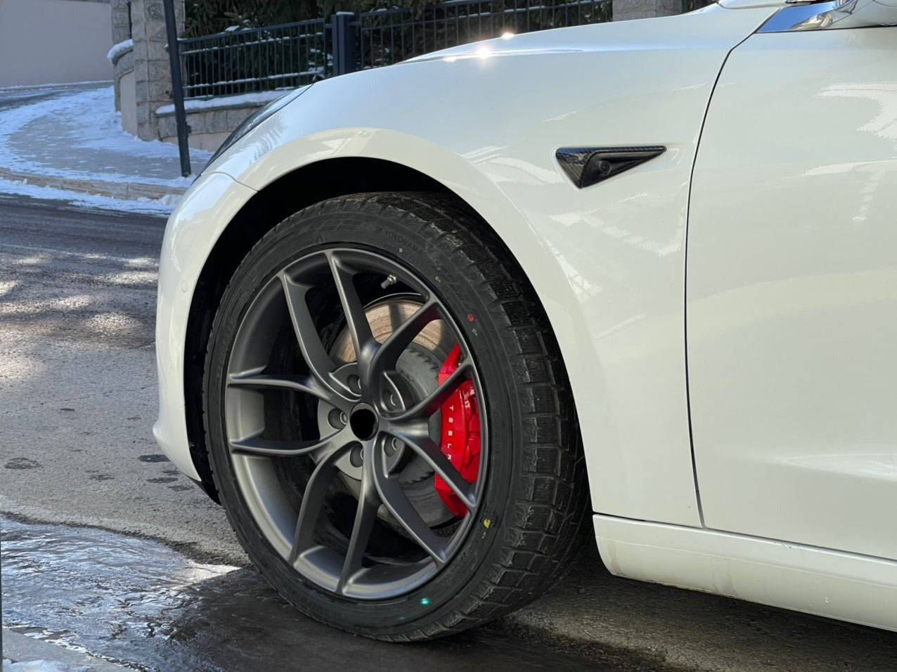 We produced premium quality forged wheels rims for TESLA MODEL 3 Our wheels sizes: Front 20 x 9 ET 34 Rear 20 x 9 ET 34 Finishing: Glossy Black Forged wheels can be produced in any wheel specs by your inquiries and we can provide our specs