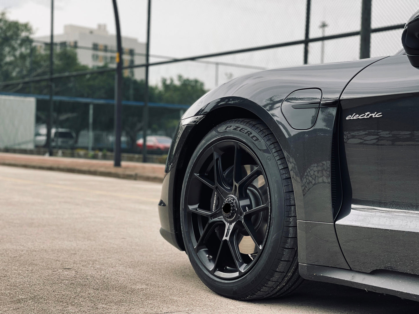 GT3 STYLE We produced premium quality forged wheels rims for PORSCHE TAYCAN Our wheels sizes: Front 21 x 9.5 ET 60 Rear 21 x 11.5 ET 66 Finishing: Matt Black Forged wheels can be produced in any wheel specs by your inquiries and we can provide our specs