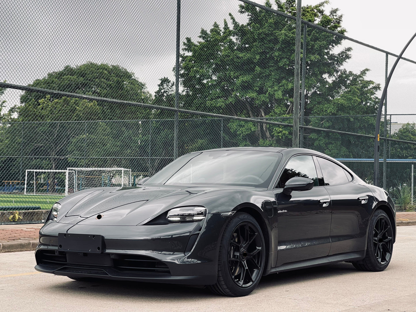 GT3 STYLE We produced premium quality forged wheels rims for PORSCHE TAYCAN Our wheels sizes: Front 21 x 9.5 ET 60 Rear 21 x 11.5 ET 66 Finishing: Matt Black Forged wheels can be produced in any wheel specs by your inquiries and we can provide our specs