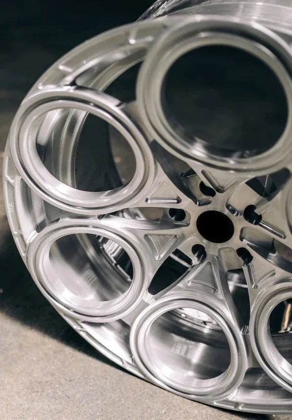 REVOLVER Design FORGED WHEELS RIMS FOR LAMBORGHINI URUS
