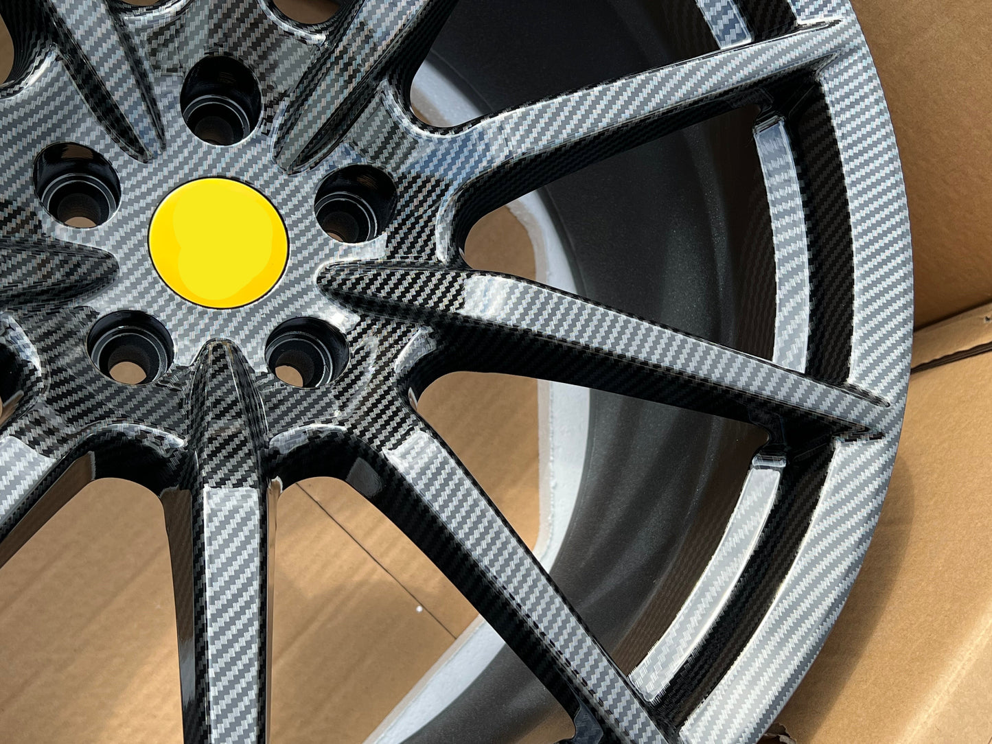 OEM We manufacture premium quality forged wheels rims for FERARRI 488 PISTA in any design, size, color. Wheels size: Front 20 x 9 ET 44 Rear 20 x 11 ET 38 PCD: 5 X 114.3 CB: 67.1 CARBON PRINT Forged wheels can be produced in any wheel specs by your inquiries and we can provide our specs