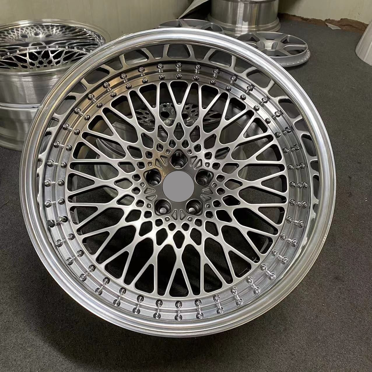 3-CZĘŚCIOWE FELGI KUTE LHR DO VOLKSWAGENA GOLFA