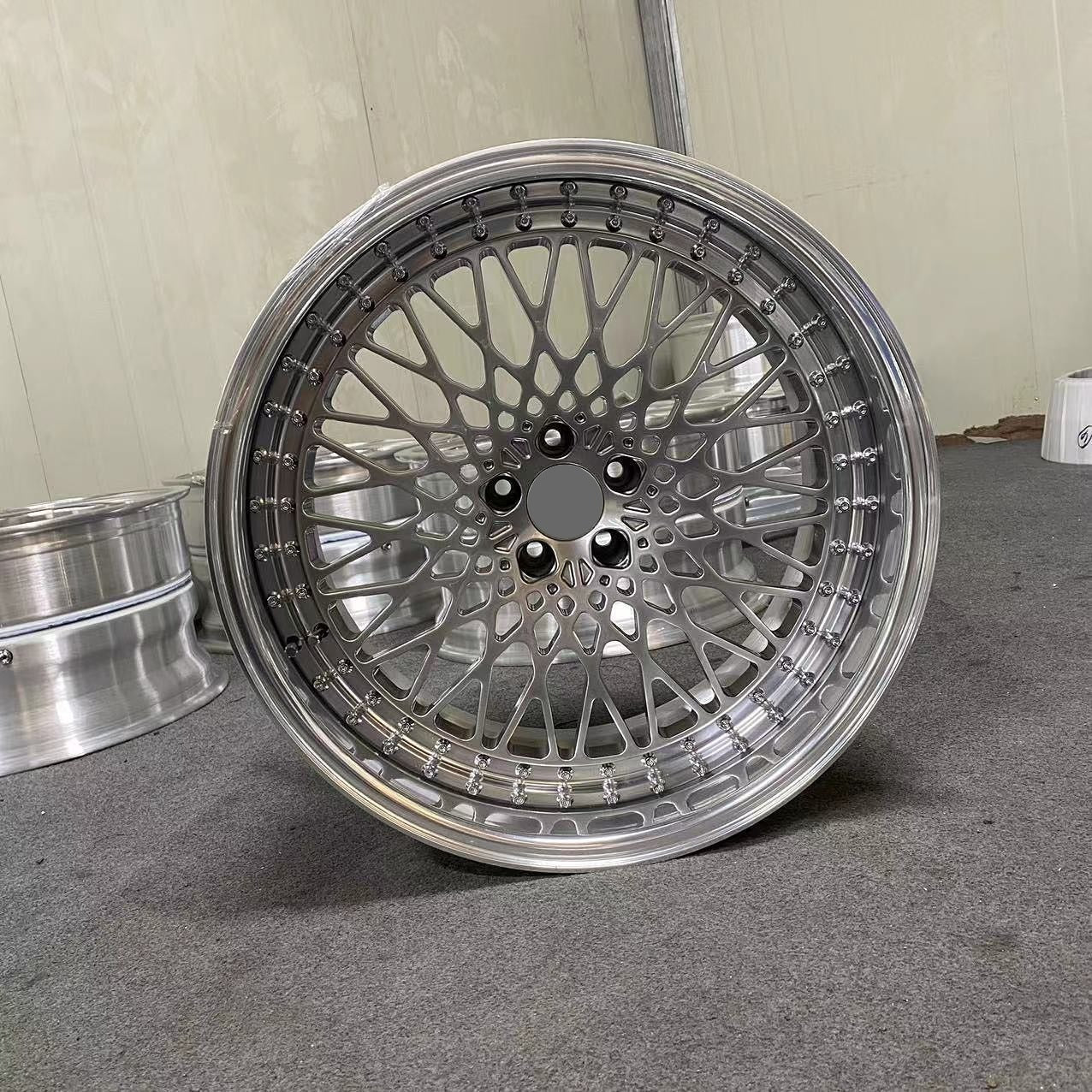 3-CZĘŚCIOWE FELGI KUTE LHR DO VOLKSWAGENA GOLFA